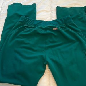 Hunter Green Figs Scrub Bottoms Size Medium Straight Leg